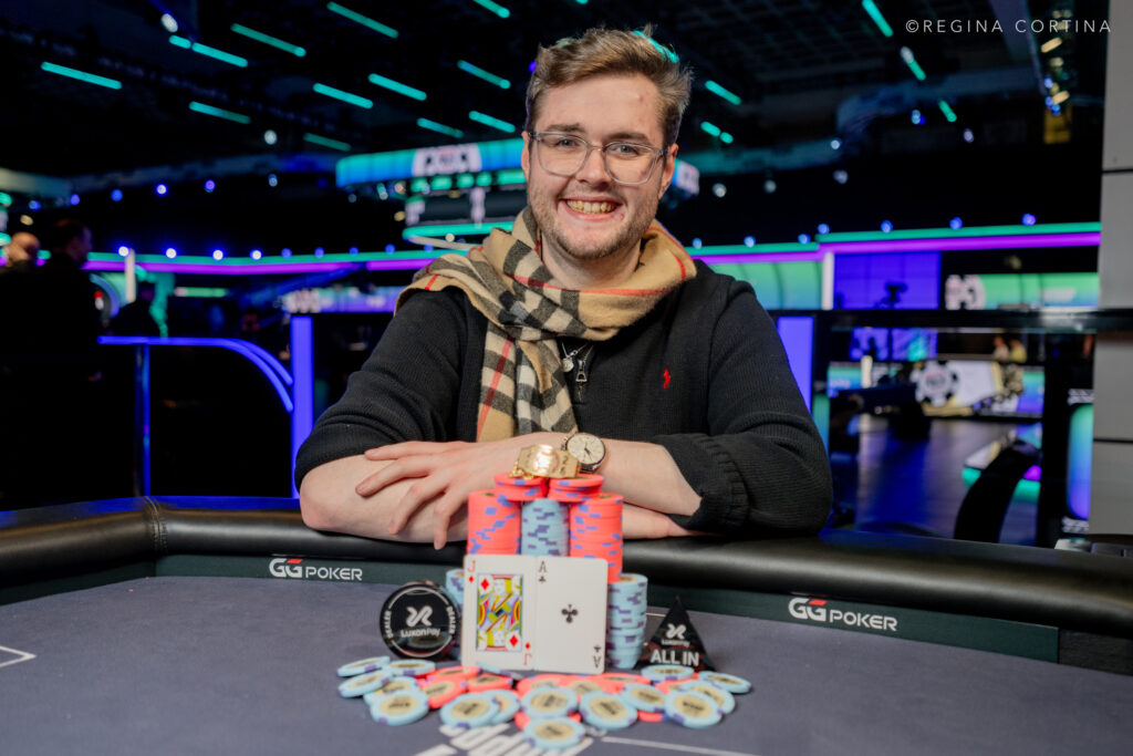 ג'יימי דואן שחקן פוקר בריטי בטורניר High Roller EPT